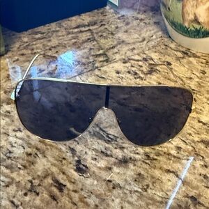 Gucci Gold and Black Aviator Sunglasses
